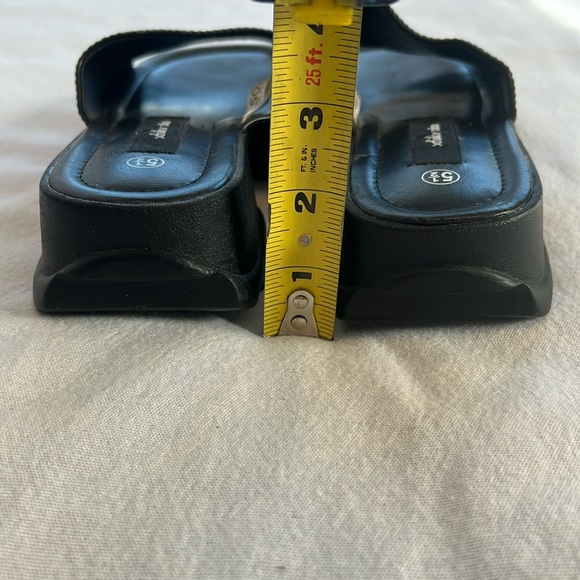 ⭐️ Xhileration black faux leather chunky treaded bottom slide on women size 5.5 - Picture 9 of 14